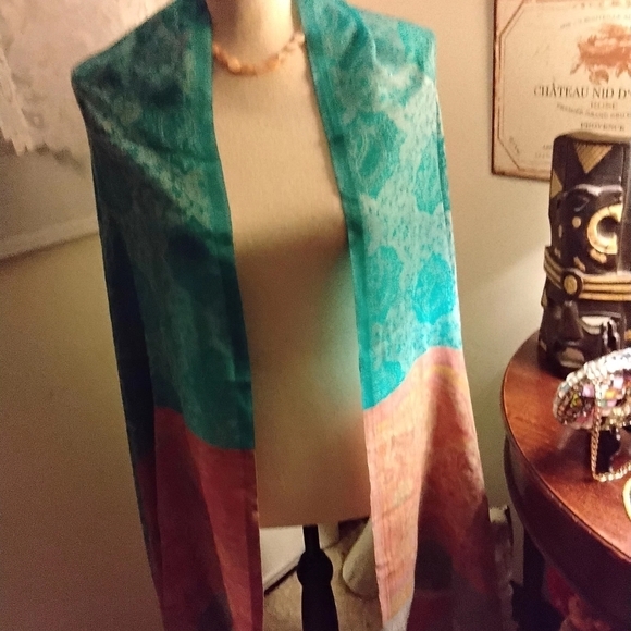 Sofia Cashmere Wrap/Scarf NWTS - Picture 10 of 13